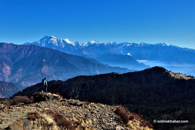 कालिञ्चोकको सूर्यास्त हेर्दै विगुसम्मको यात्रा