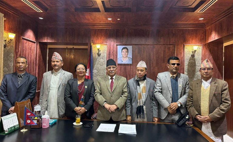 संवैधानिक आयोगका अध्यक्षहरुले प्रधानमन्त्रीसँग मागे श्रोत, साधन र कर्मचारी