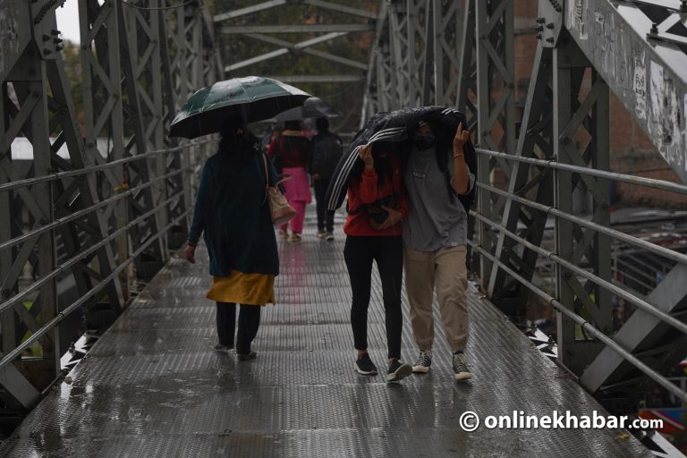 फेरि भित्रिंदै छ पानी पार्ने प्रणाली, काठमाडौंमा समेत देखिने छ प्रभाव