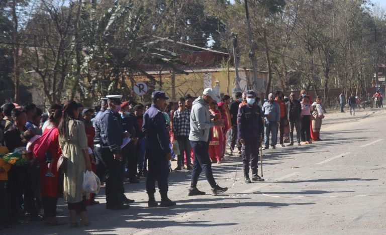 सुर्खेत बसपार्कमा बसको ठक्करबाट महिलाको मृत्यु