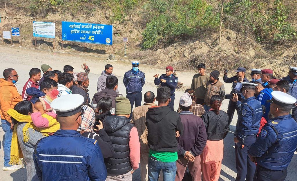 सवारी दुर्घटना रोक्न कर्णालीमा ‘सुरक्षित यात्रा अभियान’ सुरु