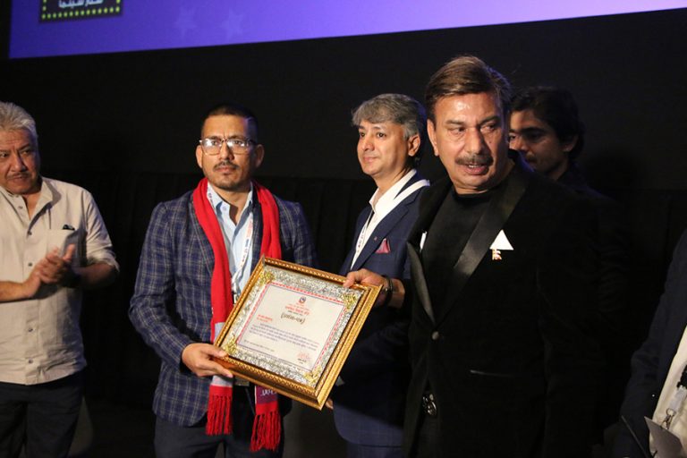 युएइसहित ६ वटा देशका ५० बढी हलमा नेपाली फिल्म रिलिज गर्ने सहमति, एनआरएनएले पनि सघाउने