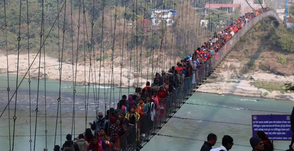 
दुर्घटना कुरिरहेका सार्वजनिक पूर्वाधार 