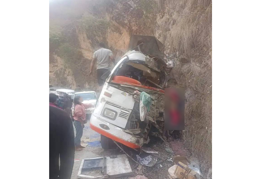 सिन्धुली बस दुर्घटना अपडेट : ३ जनाको सनाखत  – HamroAwaj