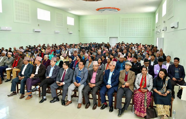 बजेटको पक्षमा मतदान गर्न सांसदलाई एमालेको ह्वीप