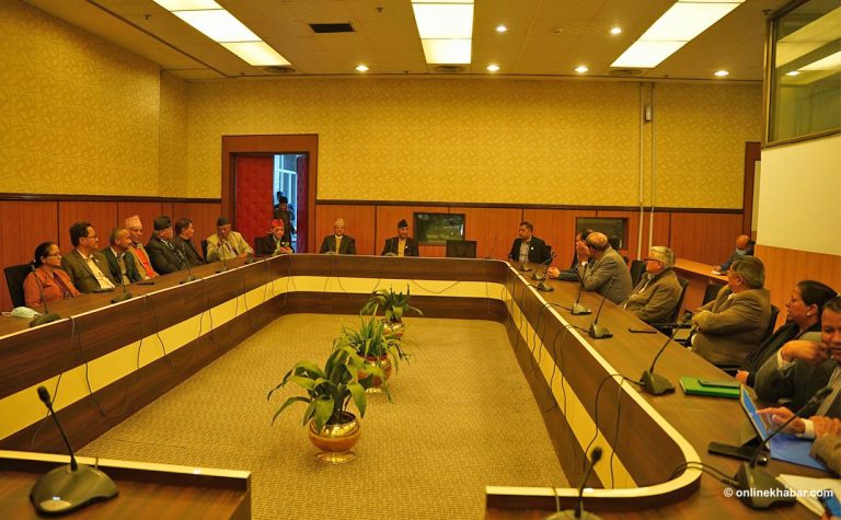 कांग्रेस केन्द्रीय कार्य सम्पादन समिति बैठक जारी