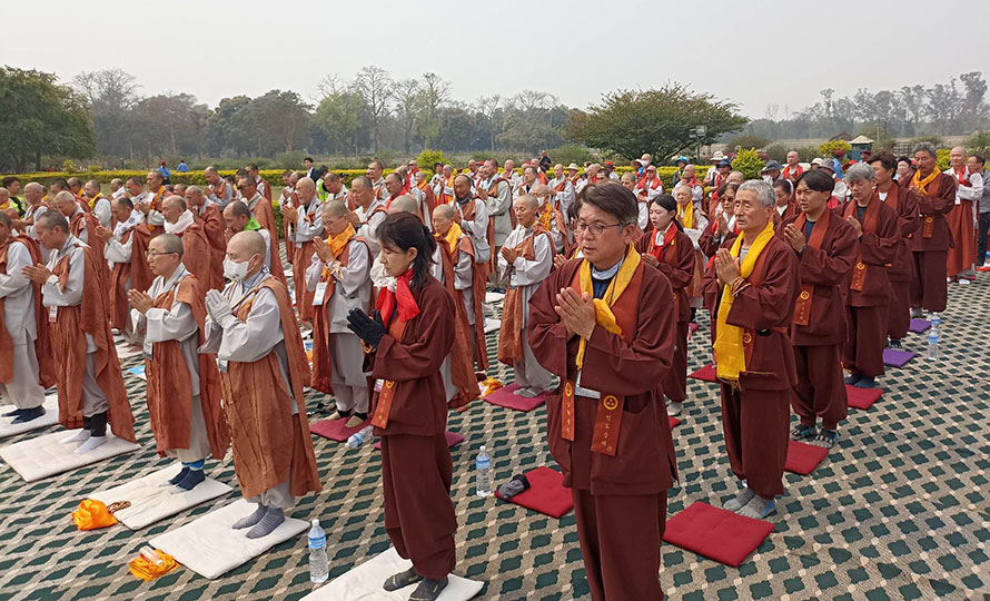 दक्षिण कोरियाका २०० बौद्ध भिक्षु लुम्बिनीमा