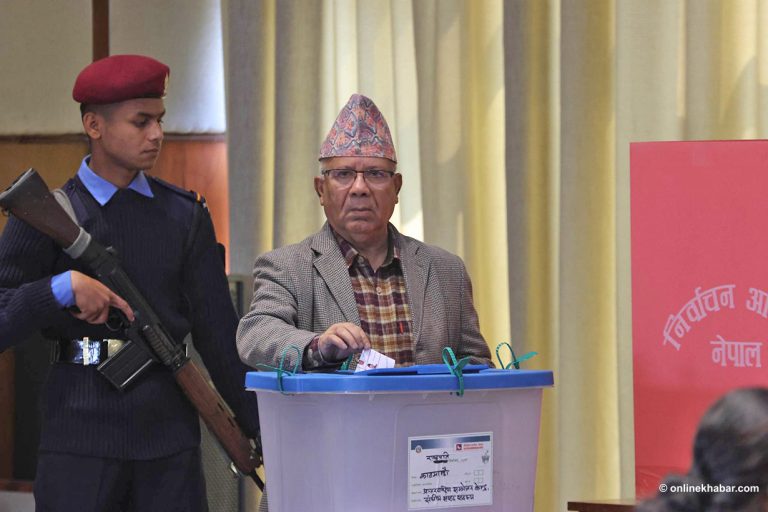 राष्ट्रपतिमा प्रचण्डजीले मलाई प्रस्ताव गर्नुभयो, मैले कांग्रेसलाई दिऊ भनें : माधव नेपाल