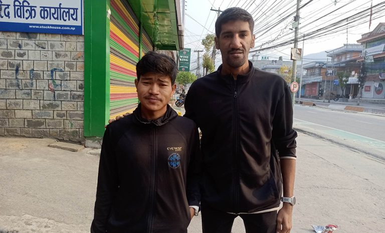 १९ घण्टामा १९९ किलोमिटर दौडिएका अमृत