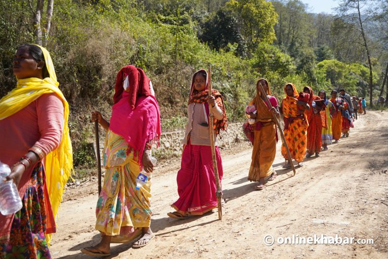 मिटरब्याज पीडितहरुले झापा र कञ्चनपुरबाट सुरु गरे ‘न्याय मार्च’   