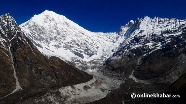 लाङटाङ घुम्न गएका भक्तपुरका चार जनालाई खोल्साले बगायो (नामावली)