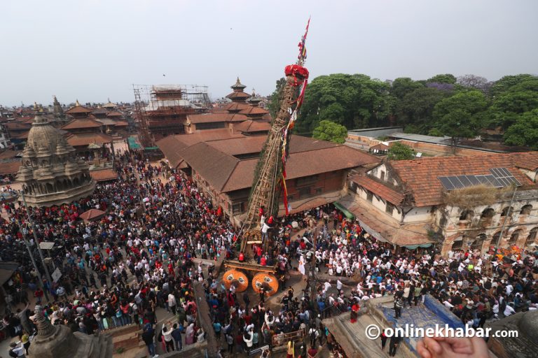 मंगलबजारमा रातो मच्छिन्द्रनाथको रथयात्रा (तस्वीरहरू)