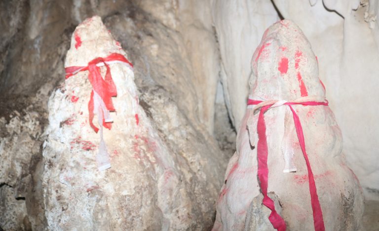 अर्घाखाँचीको ‘रहस्यमय’ सिद्धेश्वर गुफा ओझेलमा