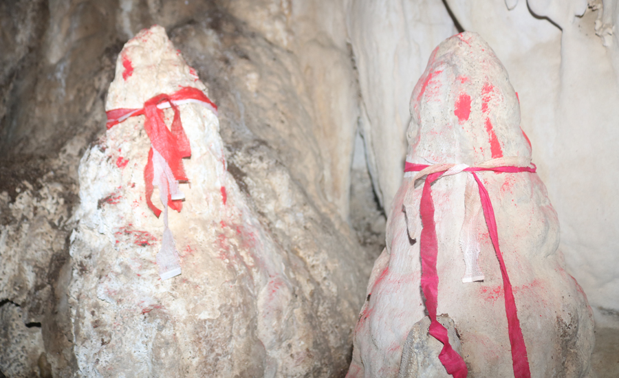 अर्घाखाँचीको ‘रहस्यमय’ सिद्धेश्वर गुफा ओझेलमा  – HamroAwaj