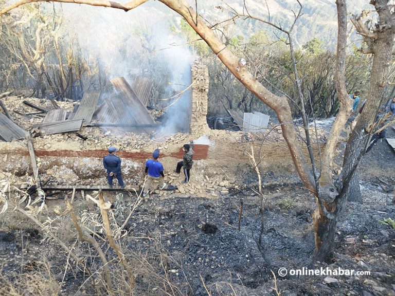 गुल्मीमा आगलागीबाट ४ गोठ जले, एक जना घाइते