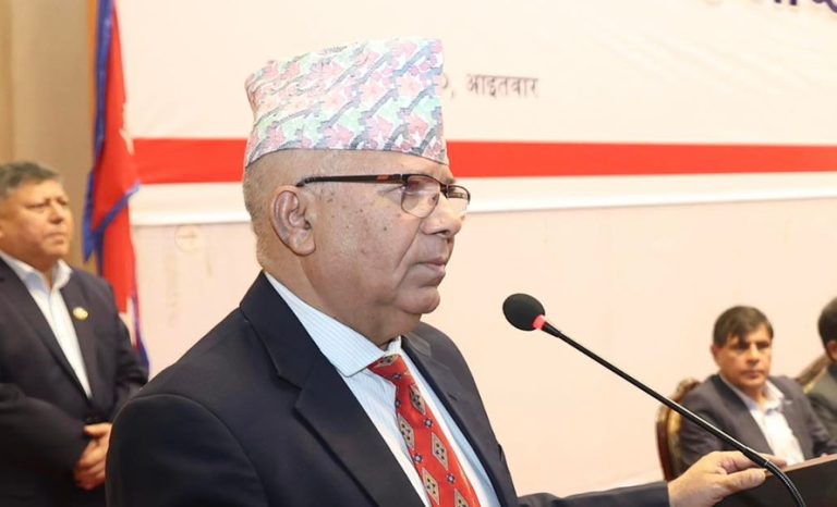 प्रधानमन्त्री नै संसदीय छानबिन समिति बनाउन चाहँदैनन् : माधव नेपाल