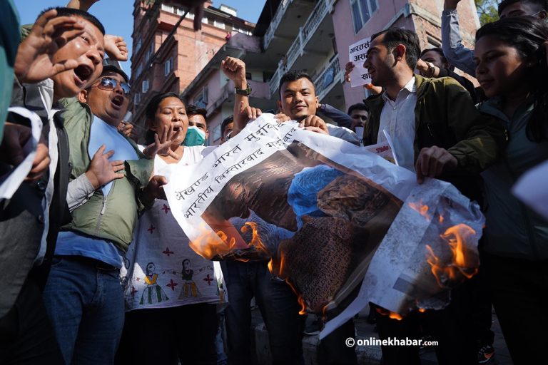 अखण्ड भारतको नक्सा संसदमा राखेको विरोधमा प्रदर्शन