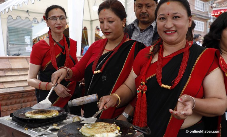 मध्यपुर थिमीमा नेवारी खाना र खाजाको प्रदर्शनी (तस्वीरहरु)