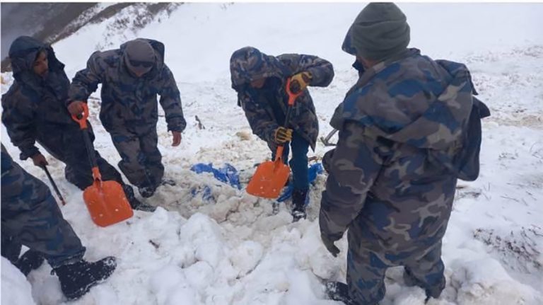 दार्चुला हिमपहिरोमा मृत्यु भएका सबैको सनाखत, बेपत्ताको खोजी जारी