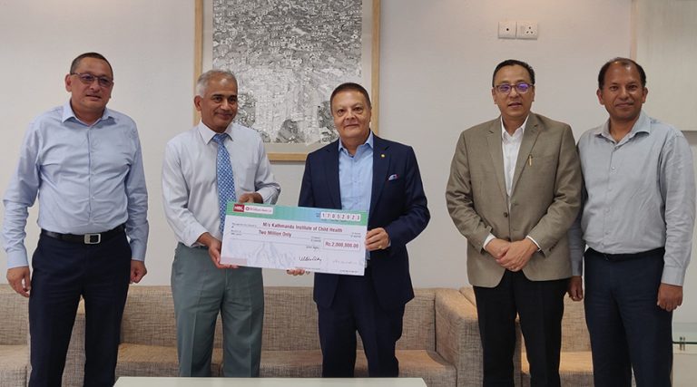 काठमाडौं इन्स्टिच्यूट अफ चाइल्ड हेल्थलाई हिमालयन बैंकको आर्थिक सहयोग