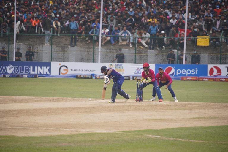 एसिया कप खेल्न नेपाललाई ११८ रनको लक्ष्य, ब्याटिङ गर्दै