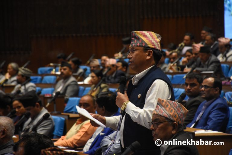 कांग्रेस–एमालेलाई माओवादी सांसदले सुनाए गोही र पण्डितको कथा