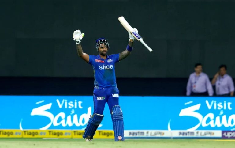 आईपीएलमा बेंगलोरलाई हराउँदै मुम्बई तेस्रो स्थानमा