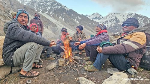 हिमाली गाउँहरू संकटमा : असोजमा वर्षा जेठमा हिउँ