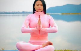 अनुहारमा चमक ल्याउन यसरी गर्न सकिन्छ फेस योगा
