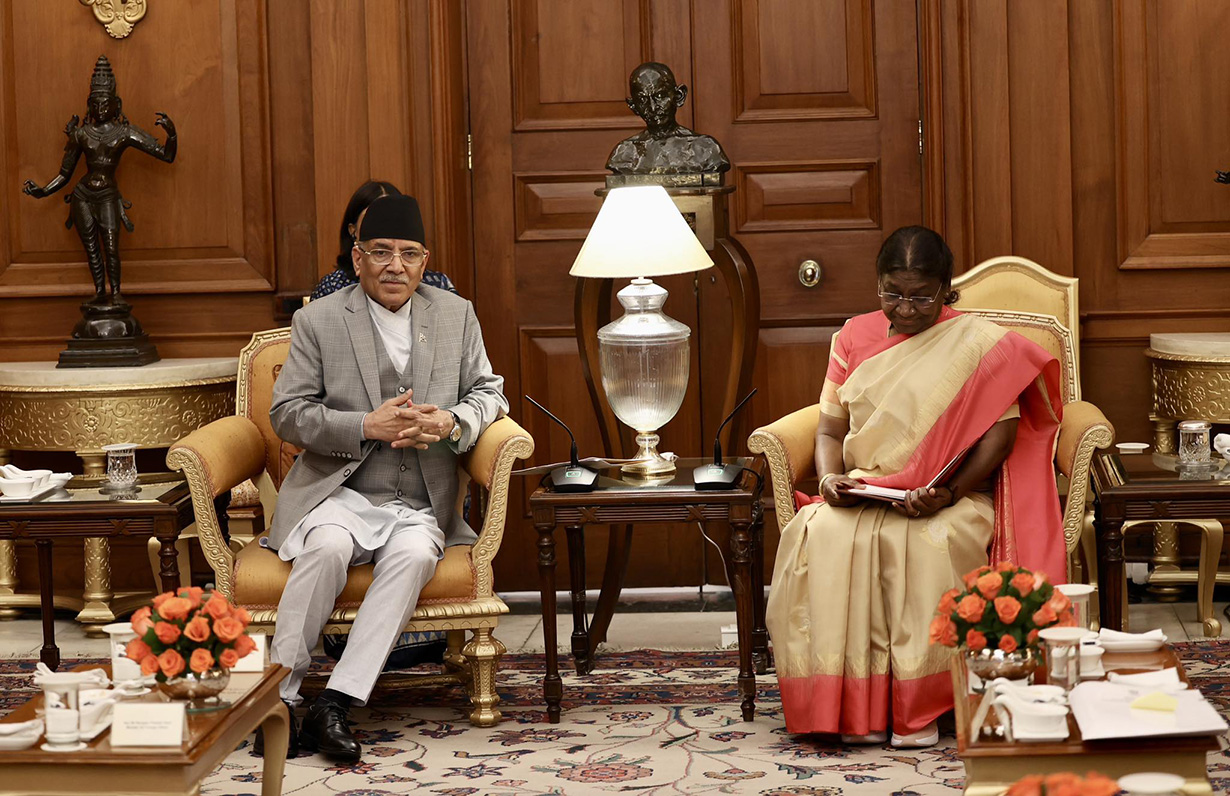भारतीय राष्ट्रपति मुर्मुसँग प्रधानमन्त्री प्रचण्डको शिष्टाचार भेट