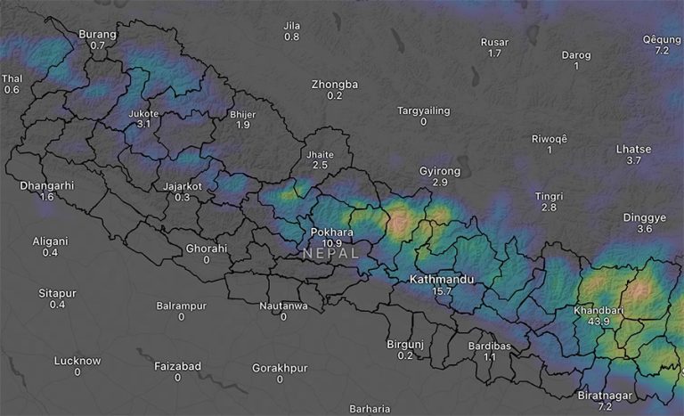 पूर्वमा बाढी पहिरो, पश्चिम तराईमा तातो हावा