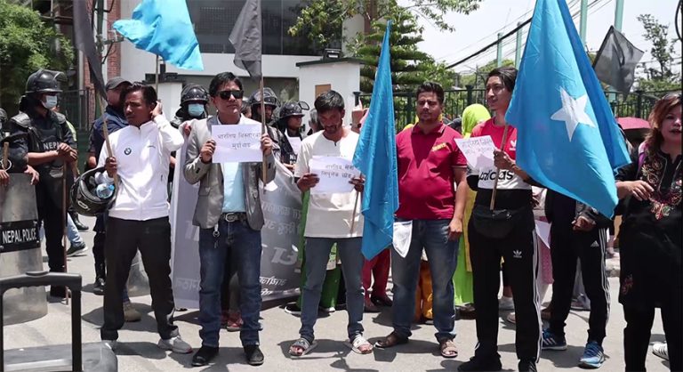 भारतीय दूतावास अगाडि राप्रपा निकट विद्यार्थीहरुको प्रर्दशन