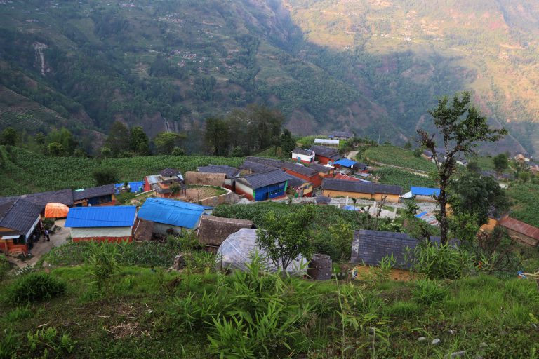 विकास गाउँ पुग्यो, मान्छे सहर-बजार झरे     