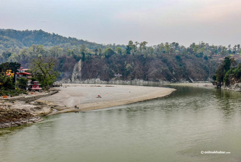 देवघाटमा नुहाउने क्रममा दुई जना बेपत्ता