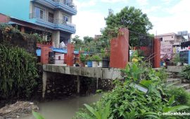 पोखराको फिर्केखोला मिचेर बनाइएका संरचना जेठ ९ भित्र हटाउन निर्देशन