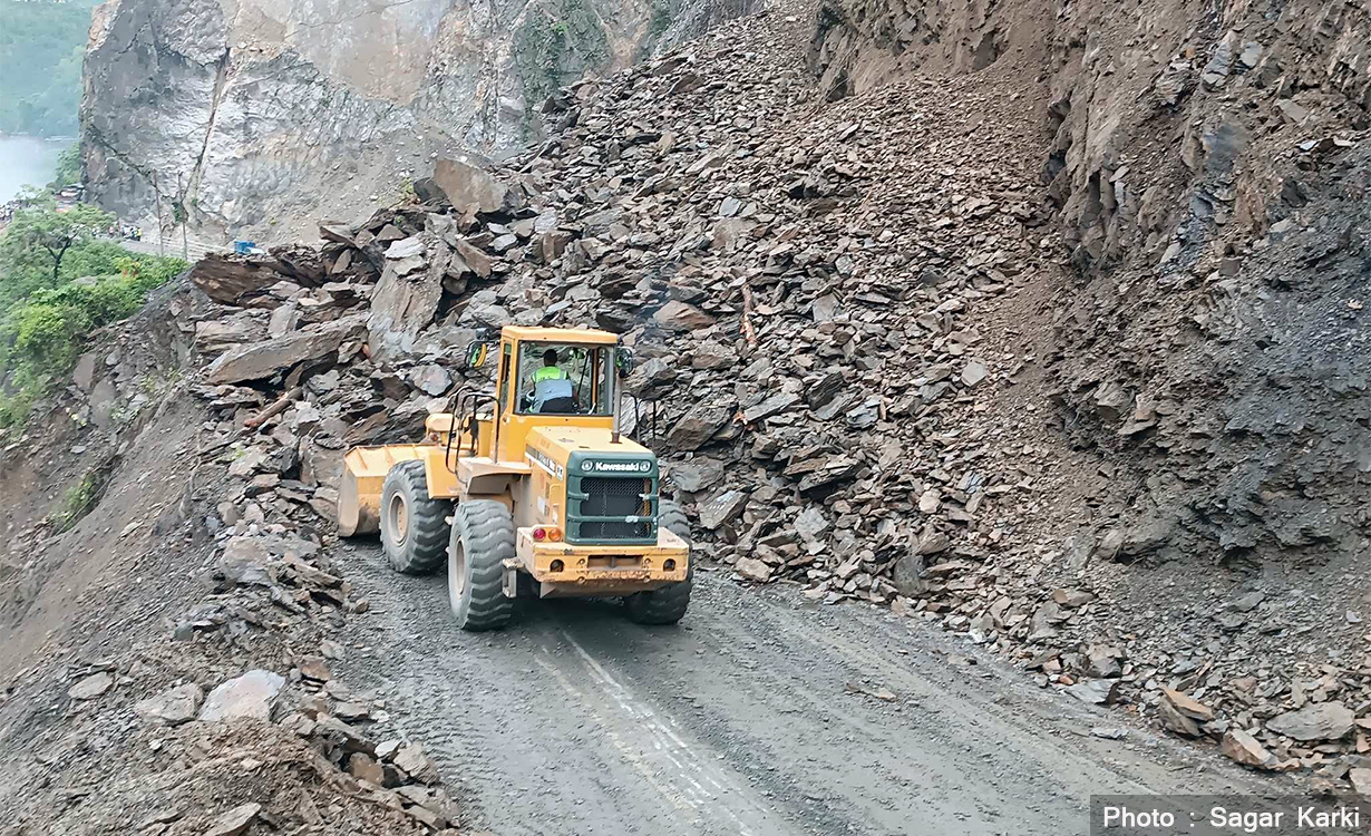 राष्ट्रिय राजमार्गका ७ दर्जन पहिरो नियन्त्रण गर्न सवा ३ अर्ब बजेट