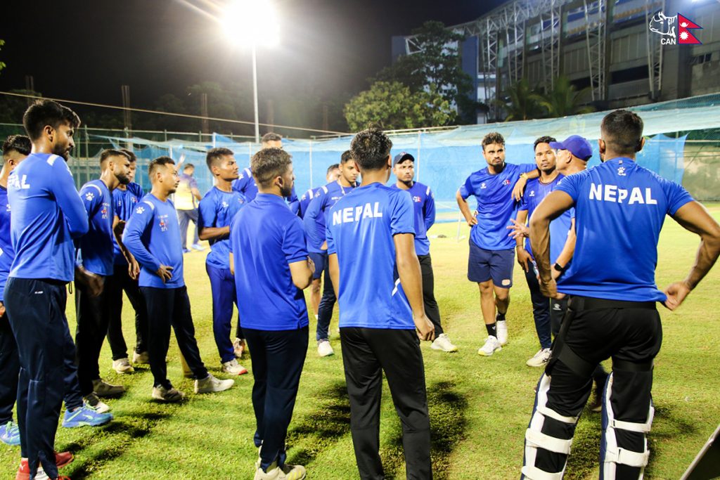 इमर्जिङ टिम्स एसिया कप क्रिकेटमा यूएई ए विरुद्ध नेपाल बलिङ गर्दै