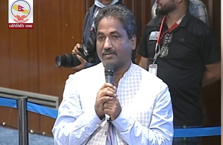नेपाली काठ जङ्गलमै कुहिने र विदेशी भित्र्याउने कहिलेसम्म : प्रभु साह