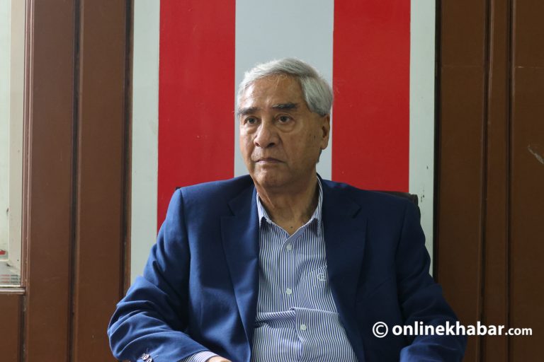कांग्रेस बैठकमा देउवाले भने : कर तिरेर सुन ल्याउन दिनुपर्छ