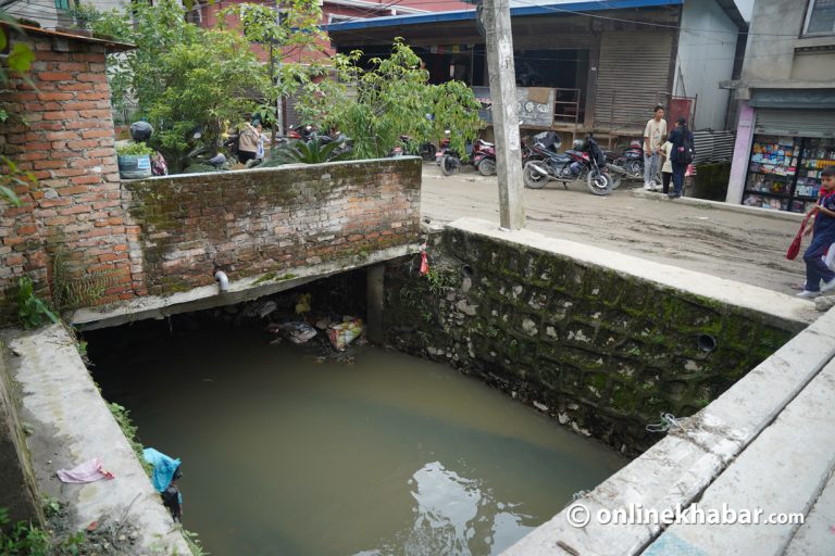 सामाखुसी खोलामा बेपत्ता बालक अझै फेला परेनन्   