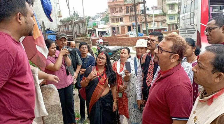 भारतीय प्राध्यापकको एक टोली रातो मच्छिन्द्रनाथबारे अध्ययन गर्न ललितपुरमा