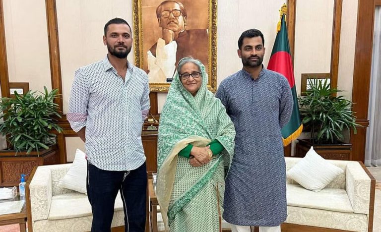 प्रधानमन्त्री हसिनालाई भेटेपछि बंगलादेशका कप्तान तमिमले फिर्ता लिए सन्यास