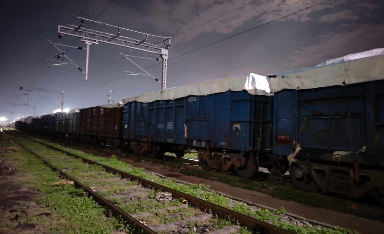 भारतबाट पहिलो पटक कोइला बोकेको रेल वीरगञ्ज आइपुग्यो