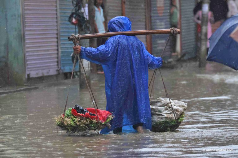 काठमाडौं ढुंगेधारा क्षेत्रमा डुबान (तस्वीरहरू)