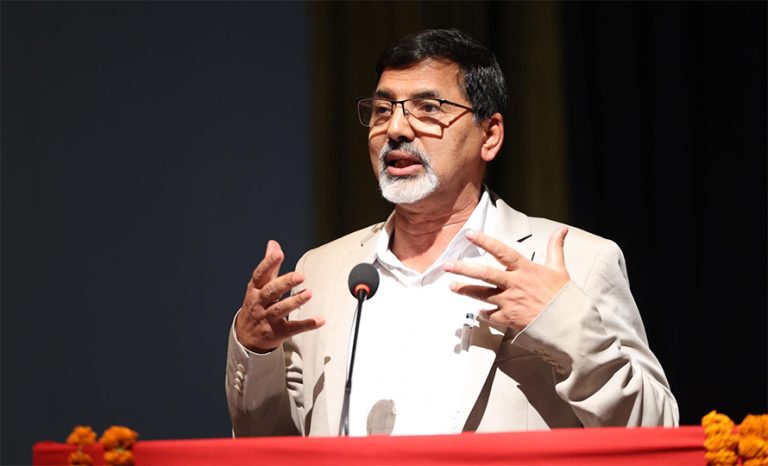 माओवादी बैठकमा अरुलाई बोल्न ३ मिनेट, जनार्दनलाई १३