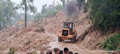 कैलालीमा ५ दिनदेखि अवरुद्ध भीमदत्त राजमार्ग अझै खुलेन