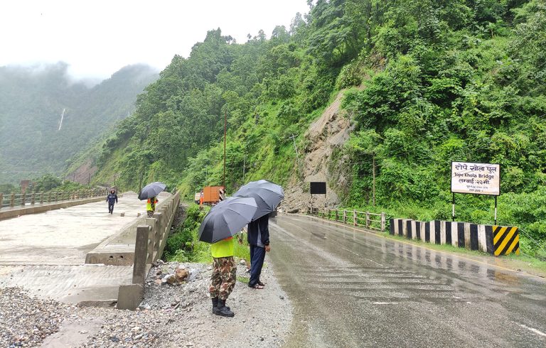 नारायणगढ–मुग्लिन सडकखण्ड एकतर्फी सञ्चालनमा