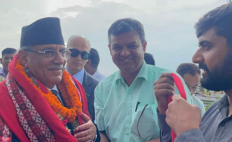 प्रधानमन्त्री प्रचण्ड चितवनमा