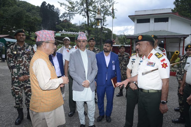 उपप्रधानमन्त्री खड्काले गरे स्वयम्भूस्थित बारुदखानाको निरीक्षण