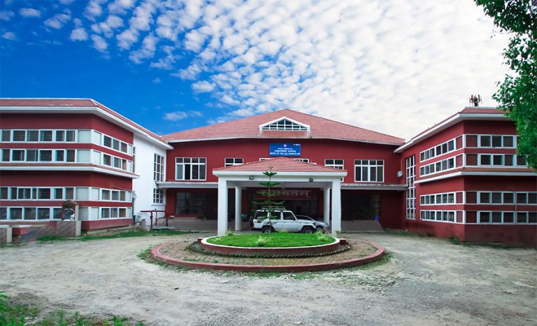 त्रिवि उपकुलपतिविहीन हुँदा रोकियो प्रशासनिक काम